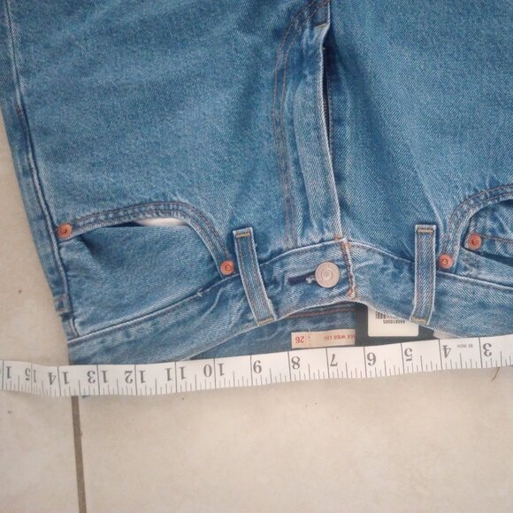New Levi Ribcage Wide Leg Medium Wash Jeans 26x32 - Picture 5 of 7